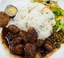 Braised Pork Belly with Meatballs