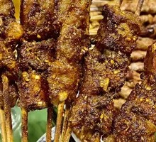 Charcoal-grilled Lamb Skewers