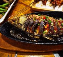 Sautéed Crucian Carp on Iron Plate