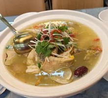 Pig's stomach chicken soup