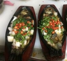 Sautéed Crucian Carp on Iron Plate