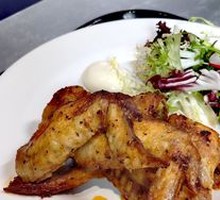 Spicy Chicken Wings with Garlic Mayo