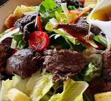 Honey-glazed Beef with Arugula