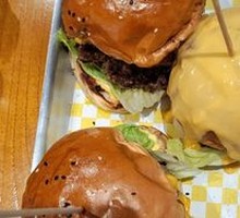 Huzi Classic Beef Cheese Burger