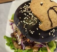 Slow-Roasted Spare Ribs Black Gold Burger