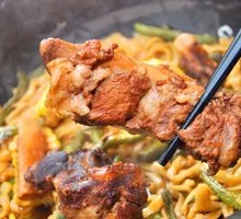 Secret-Recipe Spare Ribs with Noodles in Iron Pot