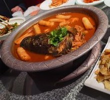 Signature Fish Head with Flatbread