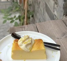 Lemon Cheesecake Basque