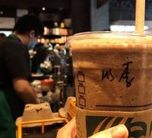 Vanilla Iced Latte Matcha Iced Latte