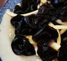 Cold-mixed black fungus