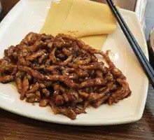 Beijing-style Shredded Pork in Soy Sauce