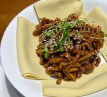 Beijing-style Shredded Pork in Soy Sauce