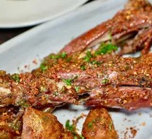 9-Hour Low-Temperature Carbon-Roasted Lamb Leg