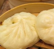 Classic Sauces Pork Bun