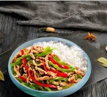 Bell Pepper and Pork Stir-Fry Rice Bowl