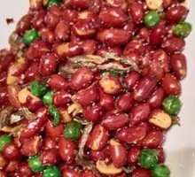 Little Fish Loves Peanuts