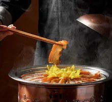 Chrysanthemum Sour Cabbage Hot Pot with Meat