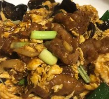 Sour Stir-Fried Egg with Wood Ear Mushrooms