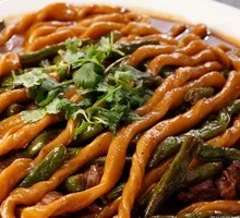 Stewed Spare Ribs with Green Beans and Steamed Bun