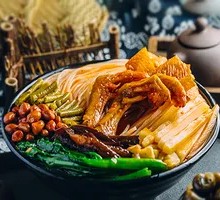 Spicy Chicken Feet with Rice Noodles