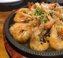 Grilled Garlic Shrimp on Iron Plate