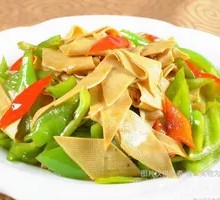 Bell Pepper and Tofu Skin Stir-Fry