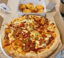 Classic Italian Meat Sauce Pizza