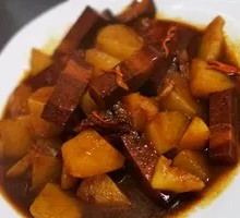 Vegetarian Braised Pork with Potatoes