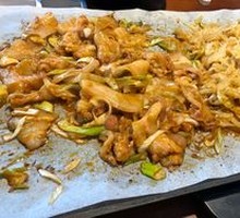 Grilled Pork Belly with Sauerkraut and Iron Plate Fried Rice