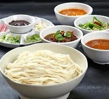 Farmhouse Three-丁 Braised Handmade Noodles