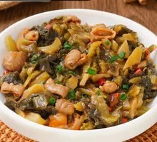 Sour Cabbage and Pork Intestine Rice Bowl