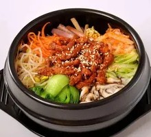 香辣金针菇石锅拌饭