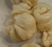 Flower-shaped steamed bun