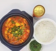 Golden Beef Noodle Pot + Princess Tomato Fish Pot