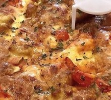 Classic Italian Meat Sauce Volcano Pizza