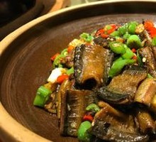 Stir-Fried Eel with Green Pepper