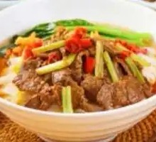 Stir-Fried Yellow Beef Noodles