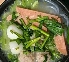 Three Delicacies Pot Rice Noodles