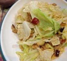 Fried Pork Rind with Cabbage