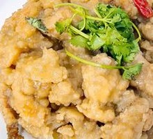 Braised Pork in Bowl with Crispy Meat