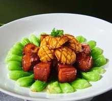 Braised Pork with Fresh Abalone