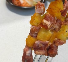 Pineapple Steak Skewers