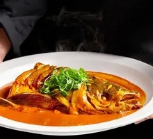 Large Lake Fish Head