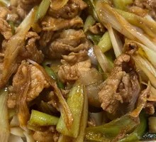 Scallion Stir-Fried Lamb Noodles