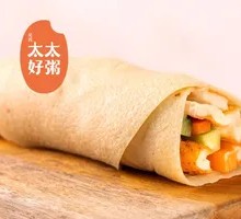 Beijing-style Chicken Roll