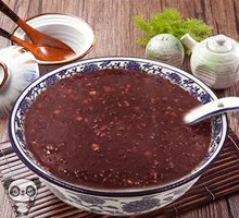 Health-Promoting Black Rice Porridge