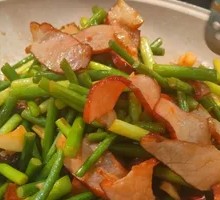 Stir-fried腊肉 with garlic chives