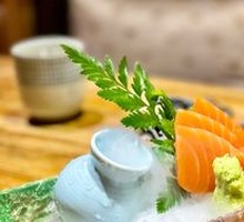 Thick-cut Salmon Sashimi