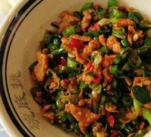 Garlic Chili Stir-Fried Pork