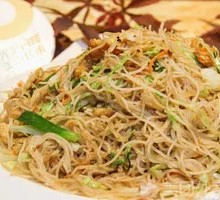 Shredded Pork Egg Fried Noodles